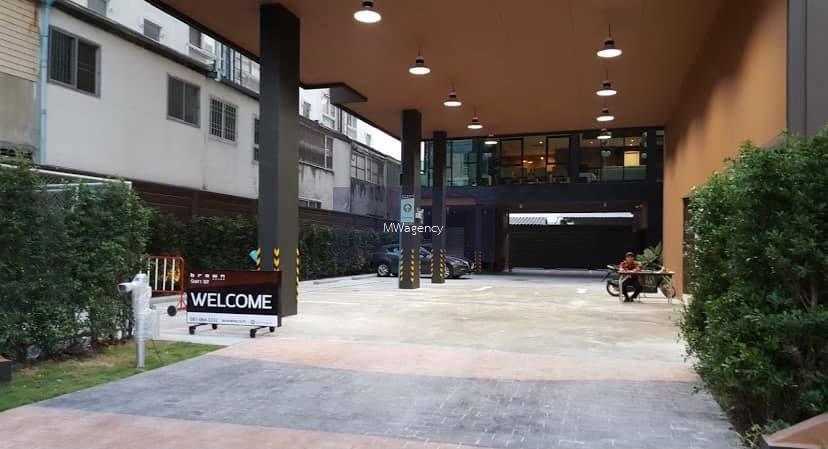 Brown-Condo-Ratchada-32