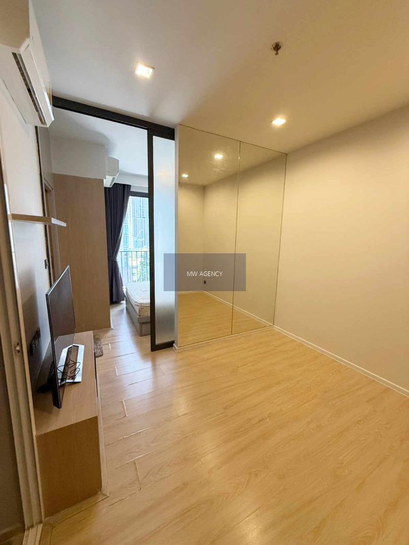 วัฒนา💥เอ็ม ทองหล่อ 10🔴ห้อง 9/18 🟢🟡